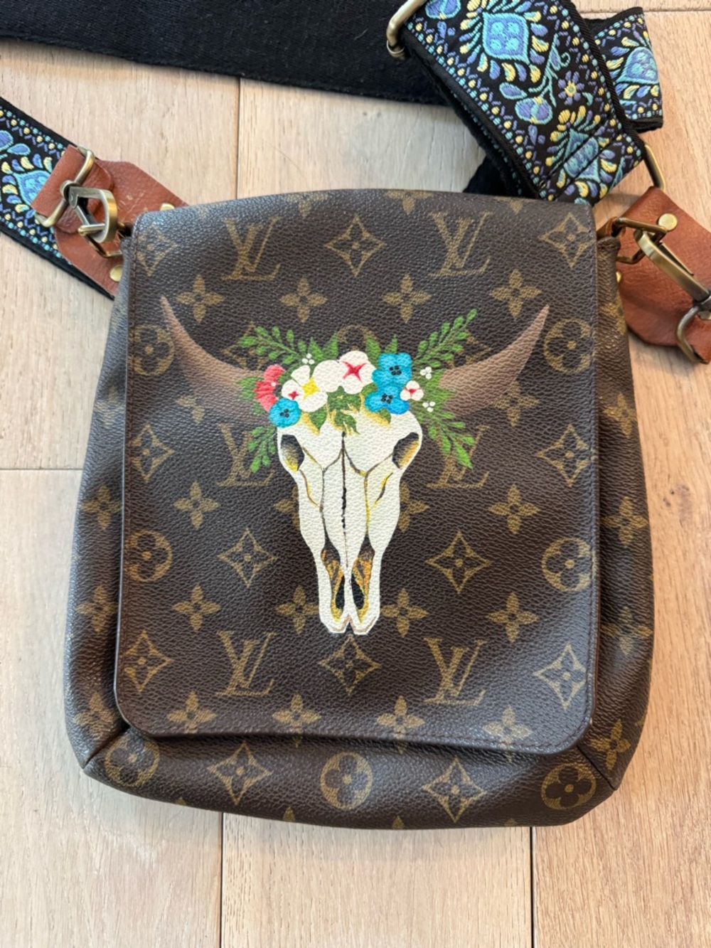 Louis Vuitton Brown Monogram Messenger Bag with Floral Skull Motif - Picture 9 of 9